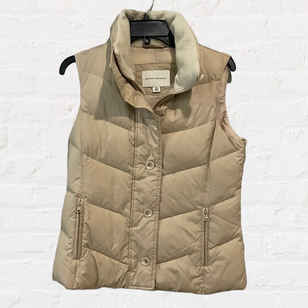 Banana Republic Khaki Down Vest Women’s‎ Sz XS
